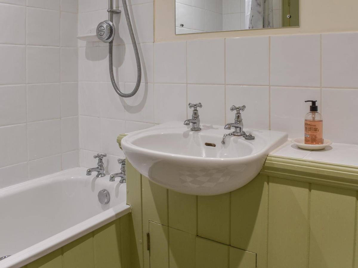 Honeysuckle Cottage North Mundham Εξωτερικό φωτογραφία